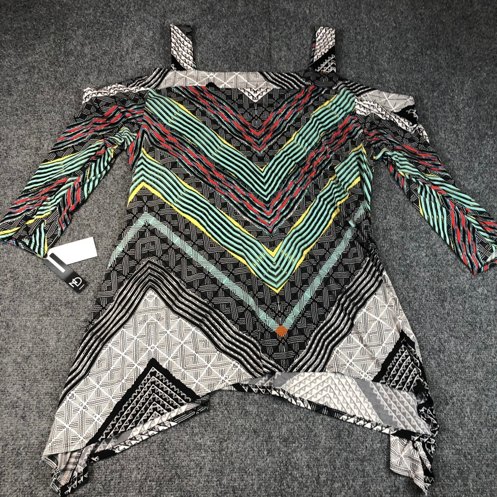 ND Woman Abstract Print‎ Cold Shoulder Asymmetrical Tunic Top 2X